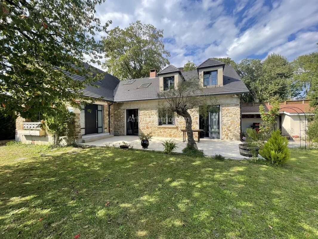 Maison à SOISY-SUR-SEINE
