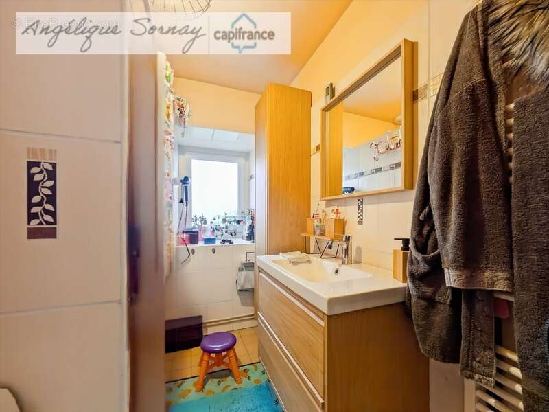 Maison à COMMENAILLES