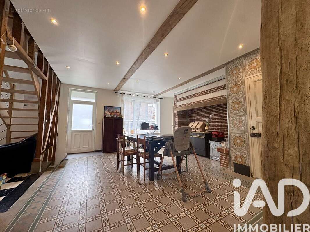 Maison 230 m² à Houvin-Houvigneul  - photo 2