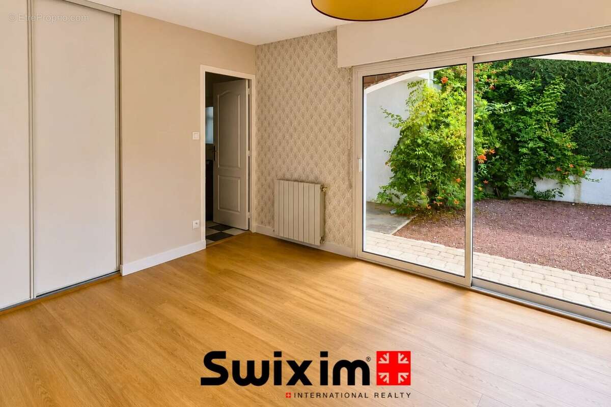 Propriété de 7 piéces avec un appartement de type T3. - photo 8