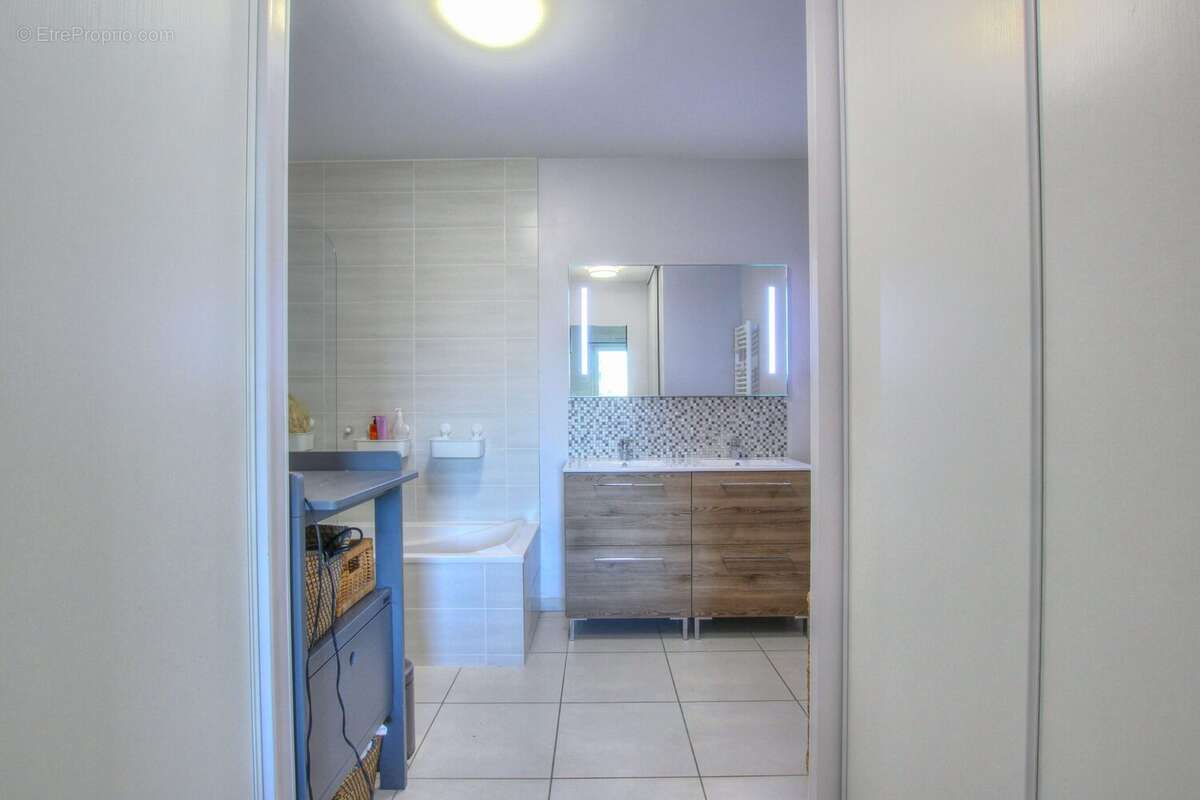 Appartement à THOIRY