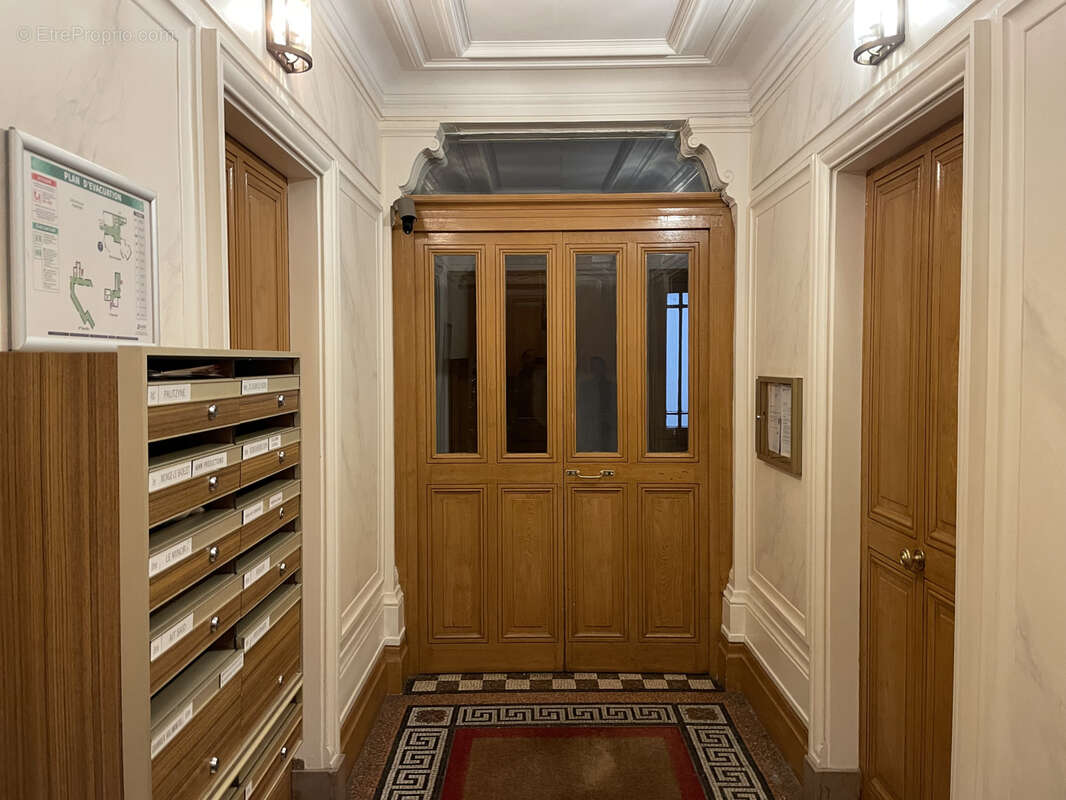 Appartement à PARIS-8E