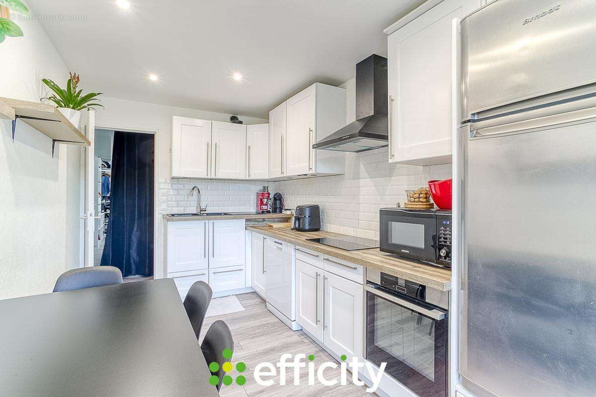 Appartement à SAINT-SYMPHORIEN-D'OZON