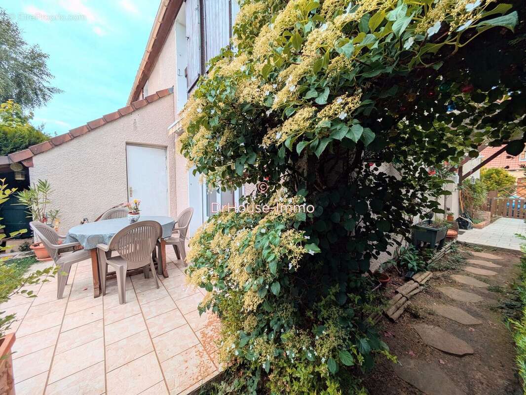 Maison 84 m² à Jouy-Le-Moutier  - photo 26