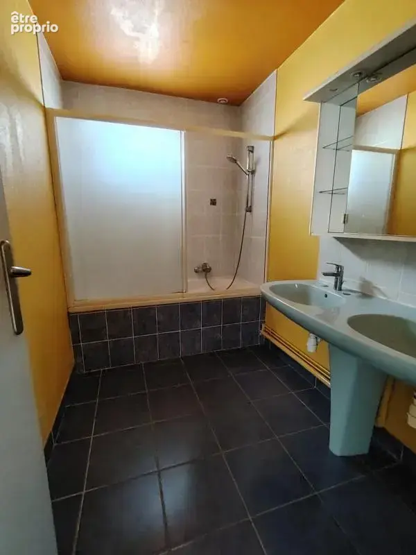 Picauville belle maison de bourg ideale ppied 5 ch - photo 9