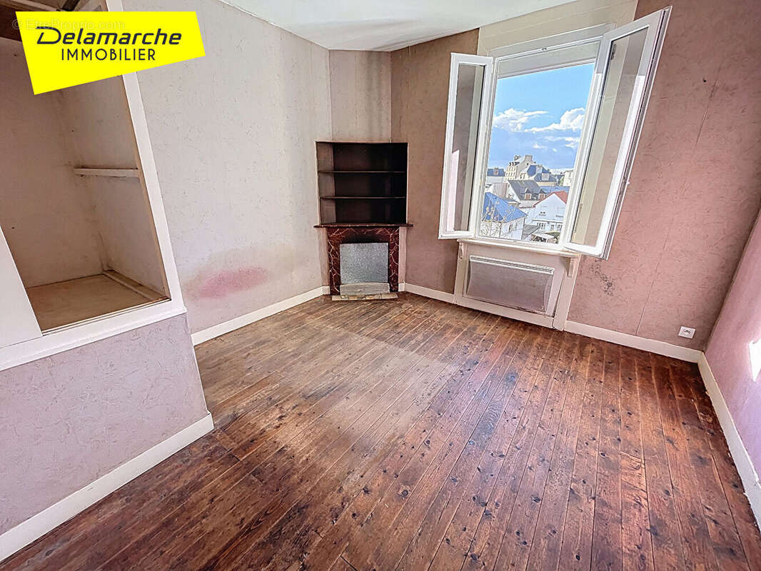 Maison à DONVILLE-LES-BAINS