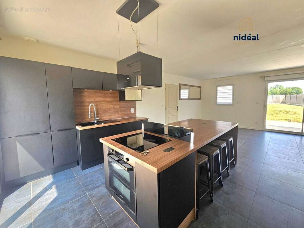 Maison 67 m² à Mezieres-En-Vexin  - photo 2