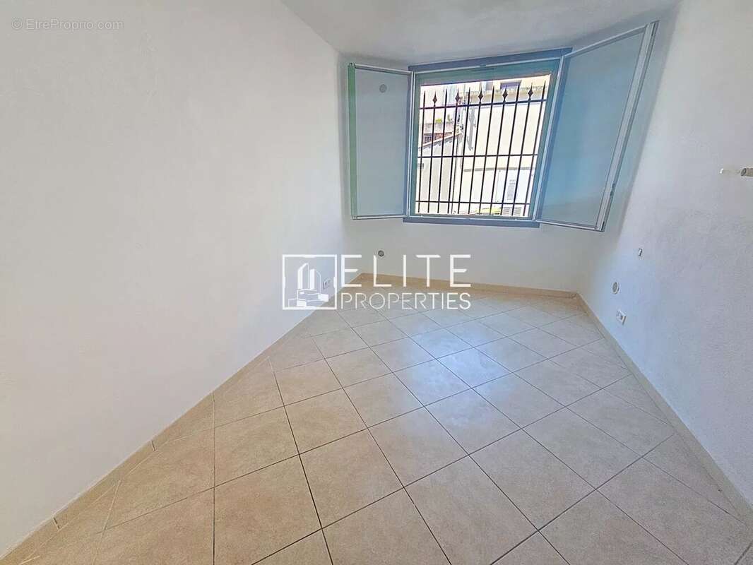 Appartement 4 pieces 102m² + parking - vallauris - photo 7