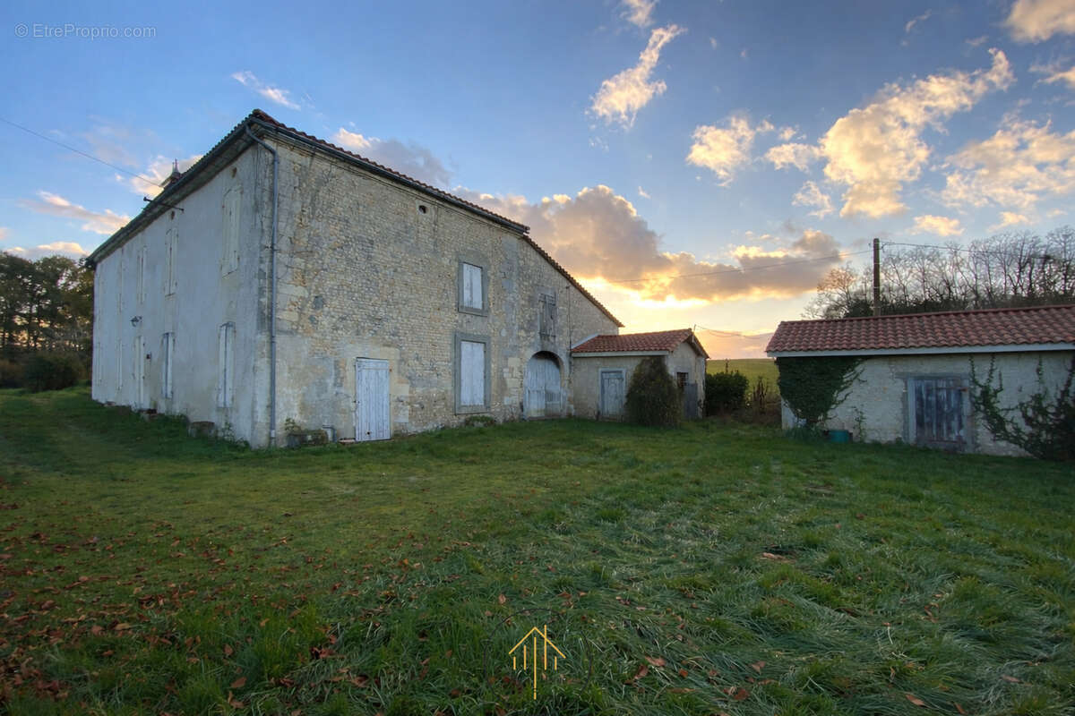 Maison à CHALAIS