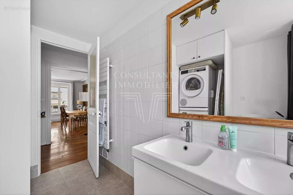 Appartement à LEVALLOIS-PERRET