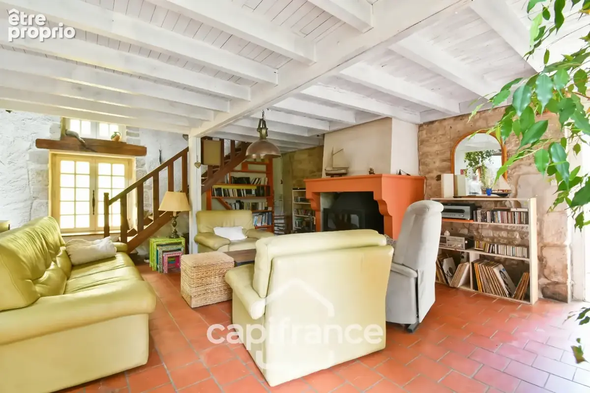 Maison de caractère à vendre 12 pièces SAINT SEVERIN SUR BOUTONNE (17) sur 4500m²de terrain arboré - photo 11