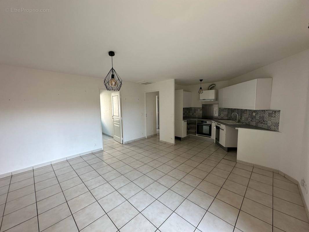 Appartement à SIX-FOURS-LES-PLAGES