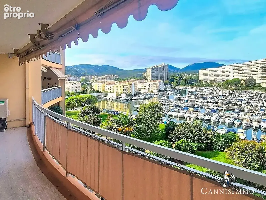 MANDELIEU Grand 2 pièces avec terrasse de 14,70m2 et parking en sous-sol Piscine - photo 2