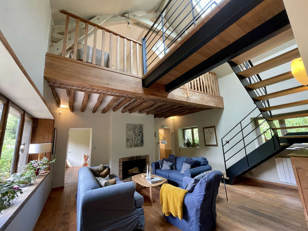 Maison à LES MESNULS