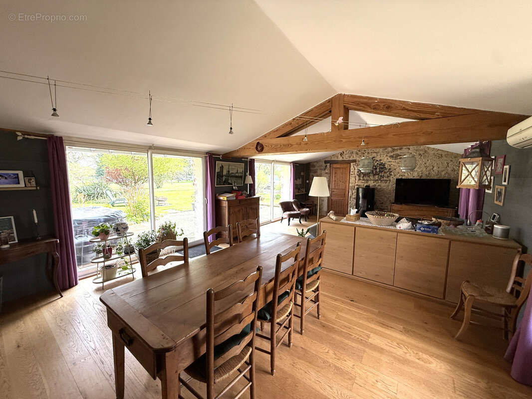 Maison à SAINT-MAURICE-LA-CLOUERE