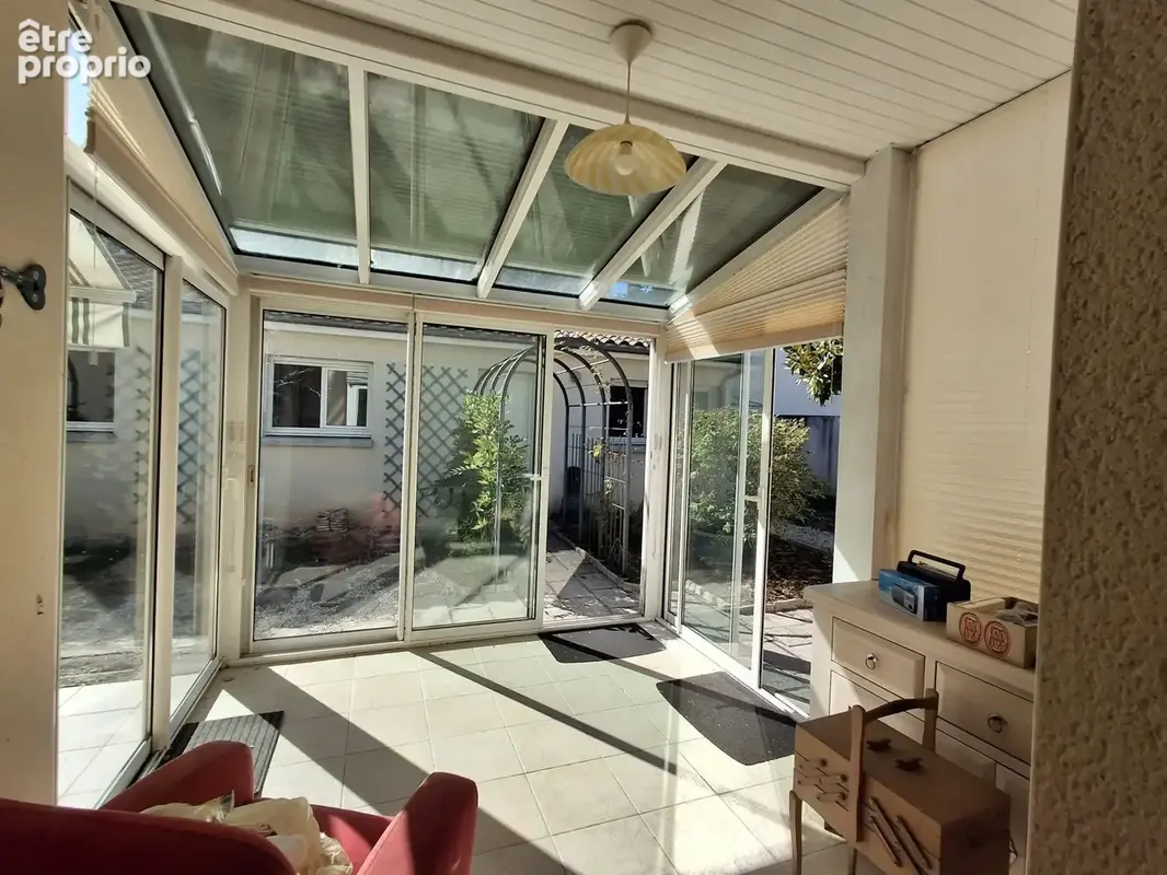 Maison 104 m² à Chasseneuil-Sur-Bonnieure  - photo 4