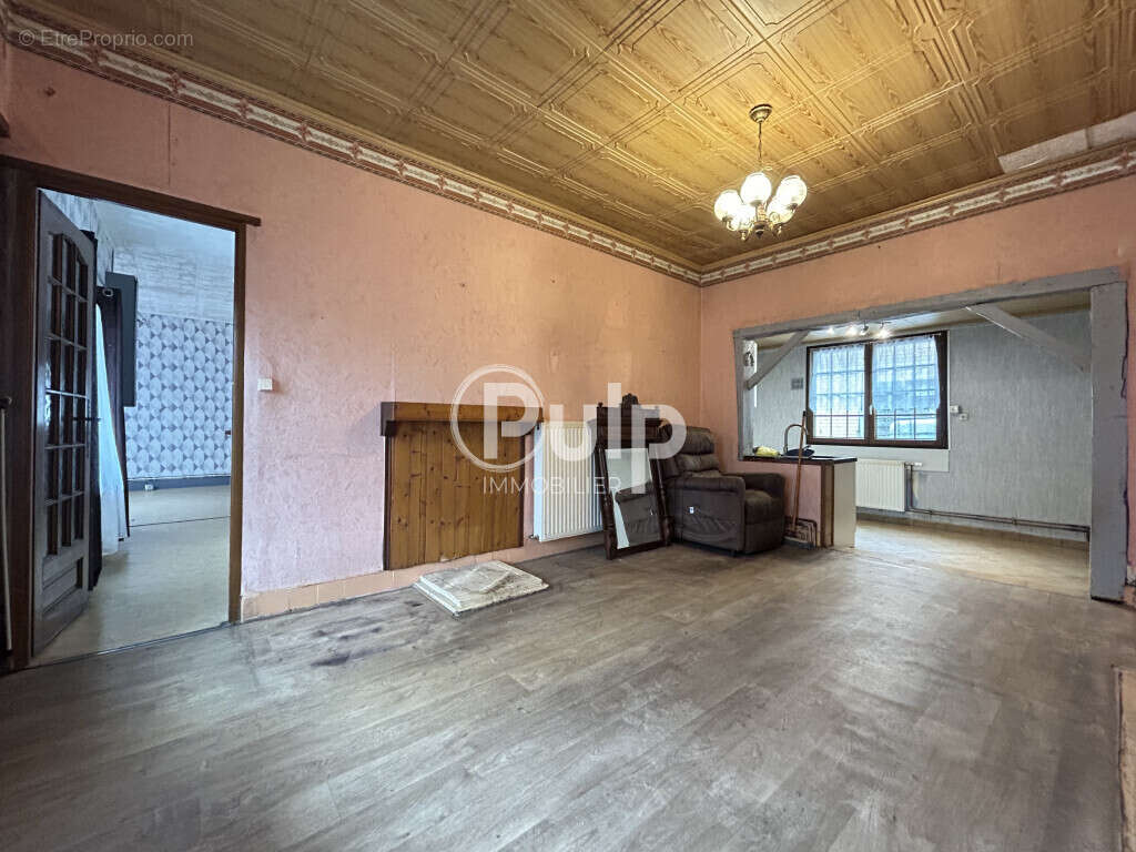 Maison à FRESNICOURT-LE-DOLMEN