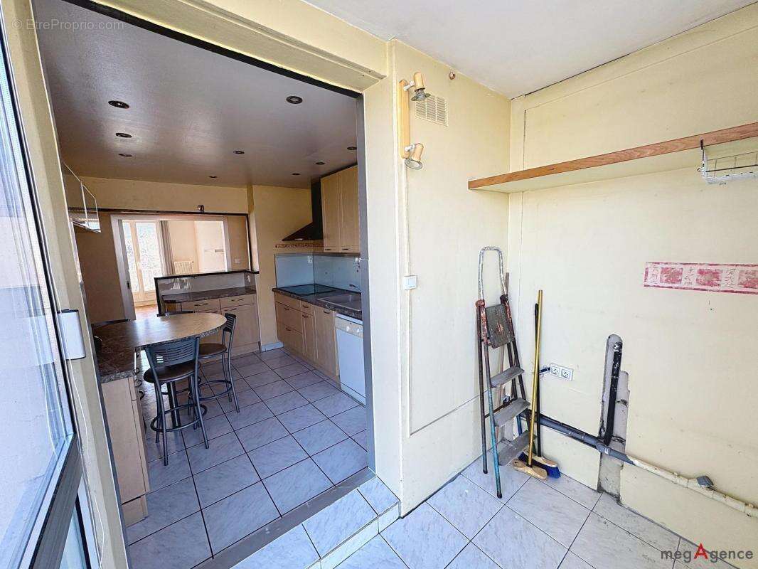 Appartement à LE PONT-DE-CLAIX