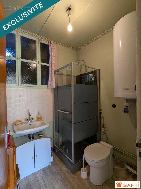 Maison 250 m² à Etival  - photo 4