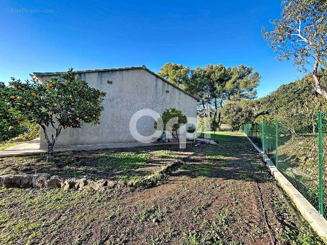 Maison à ROQUEBRUNE-SUR-ARGENS