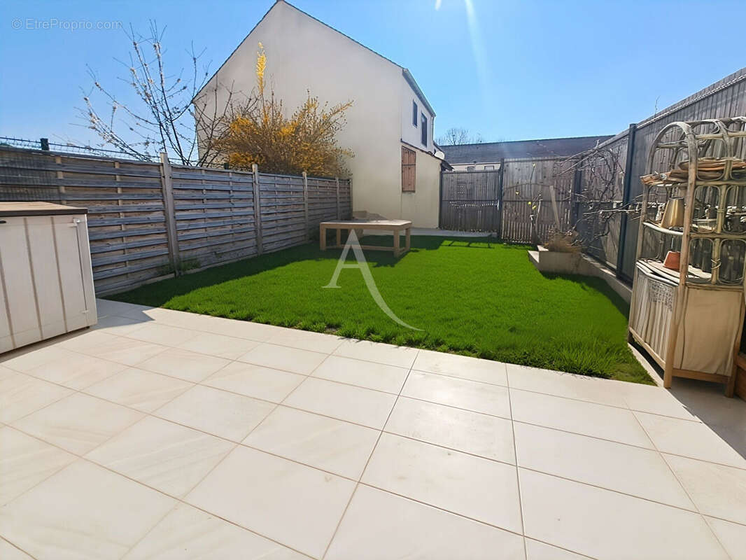 Maison à SAINT-GERMAIN-LES-ARPAJON