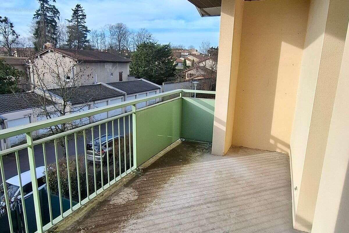 Appartement à RILLIEUX-LA-PAPE