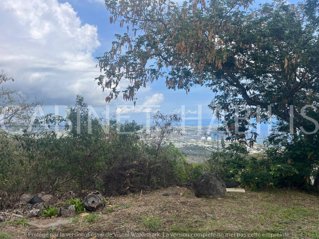 Terrain à LA POSSESSION