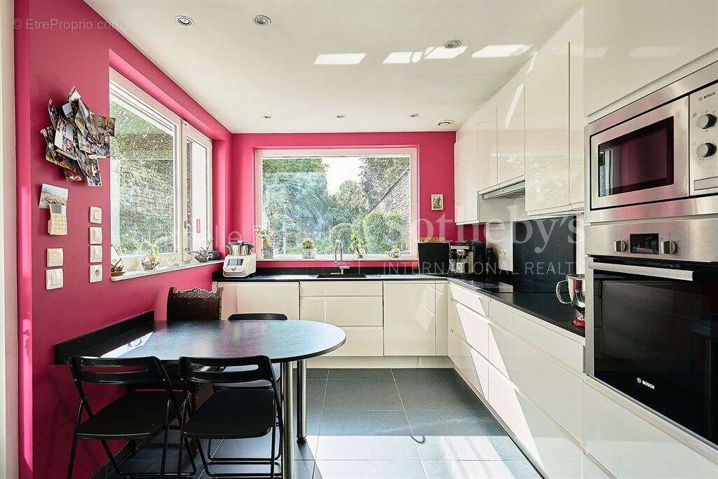 Prox Barbieux - Superbe maison bourgeoise, 6 chambres, garage, jardin 600m2 - photo 5