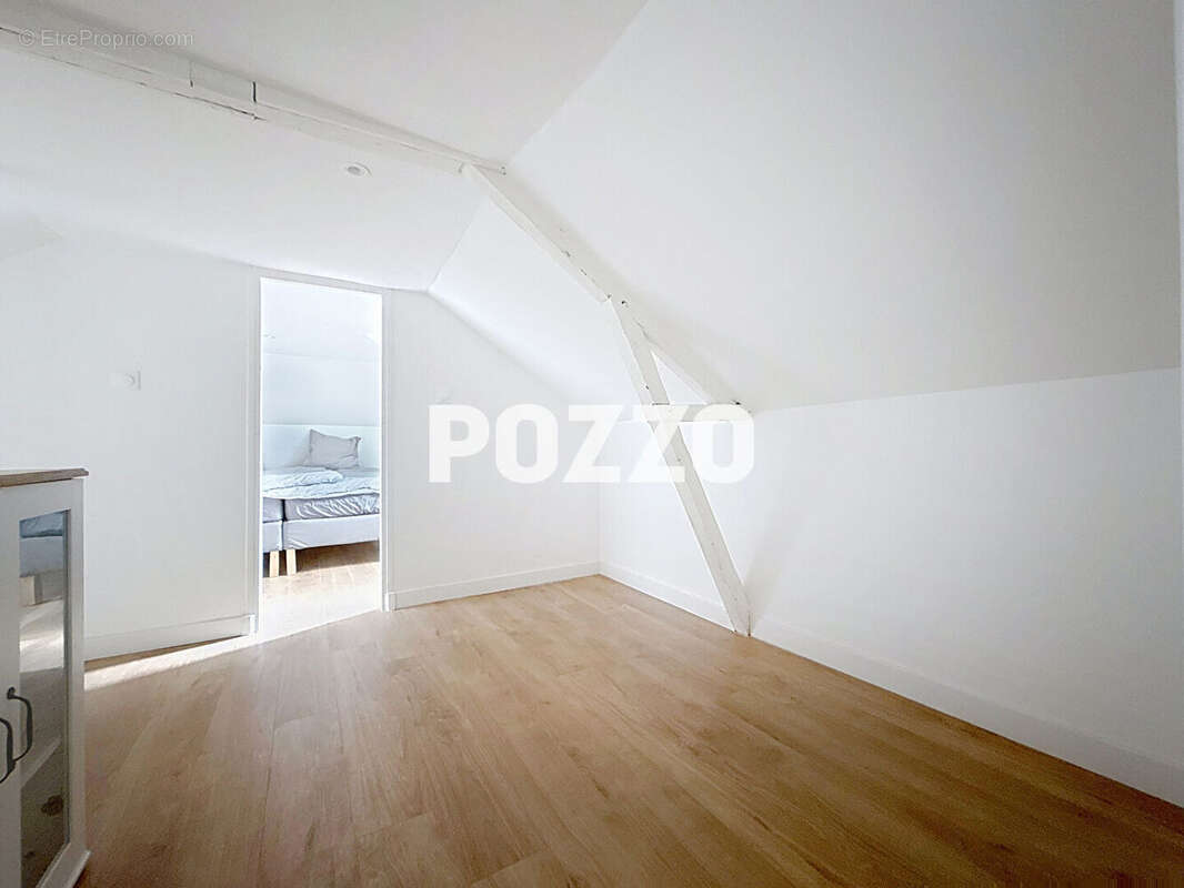 Maison à LA RIVIERE-SAINT-SAUVEUR