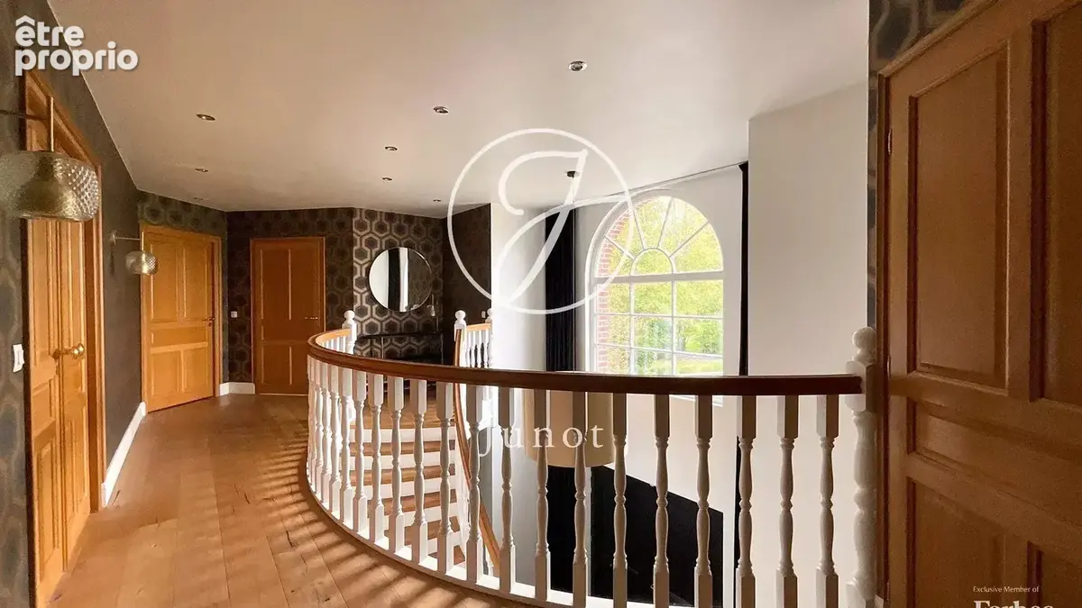 Mouvaux – Maison d’exception – 7 pièces - 262.48m² habitables – 7 pièces – 5 chambres – Piscine – Parc paysagé – Garage et parki - photo 11