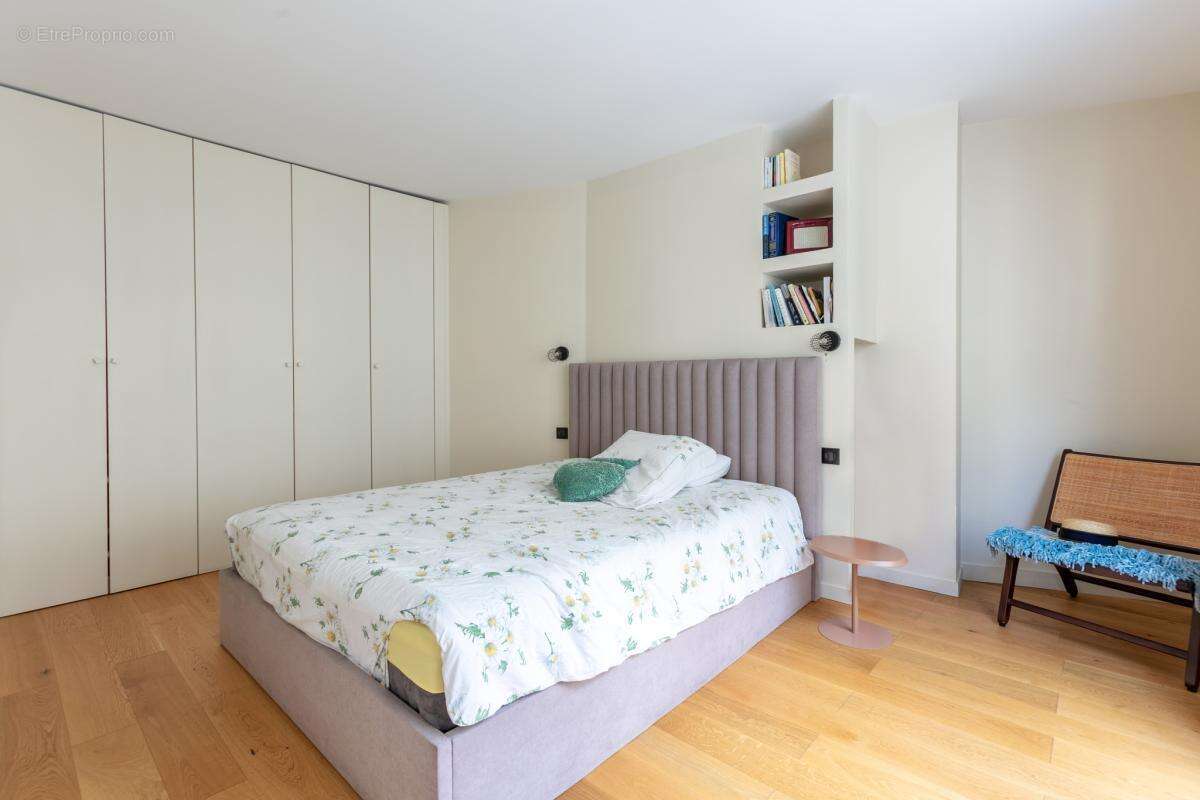 Appartement à PARIS-7E