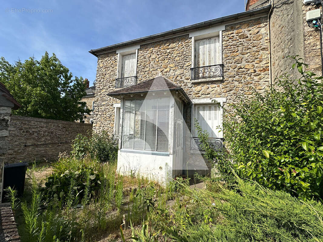 Maison meulière de 98m² avec dépendance de 160 m²  sur 1 126 m² de terrain - photo 14