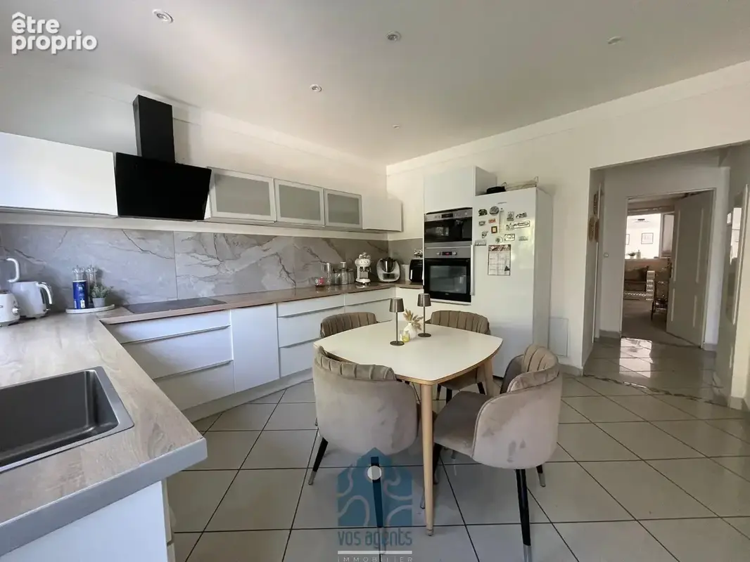 Ensemble immobilier comprenant une maison avec 2 chambres, jardin et un studio en annexe, un appartement indép - photo 4