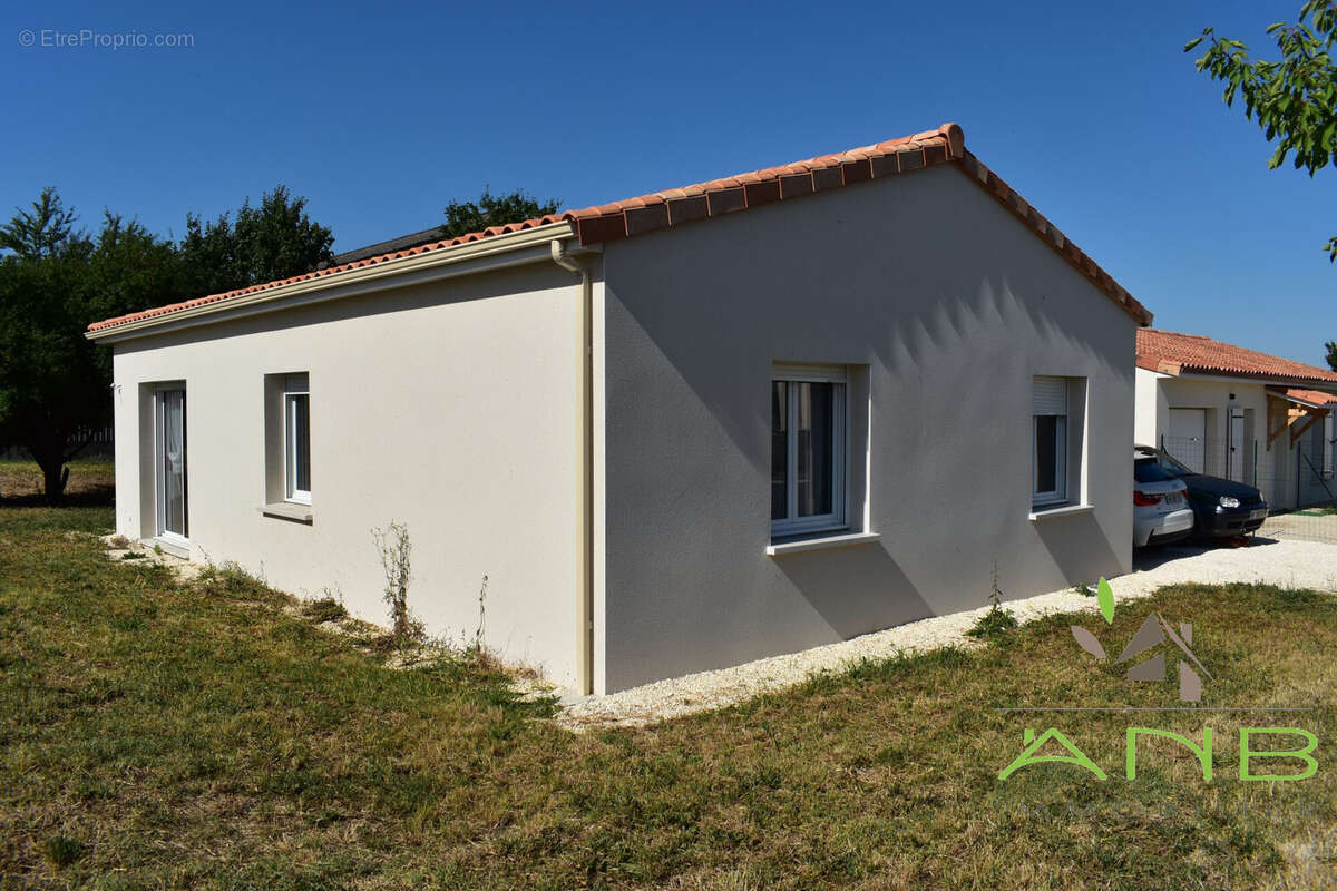 Maison 90 m² à Fouquebrune  - photo 5