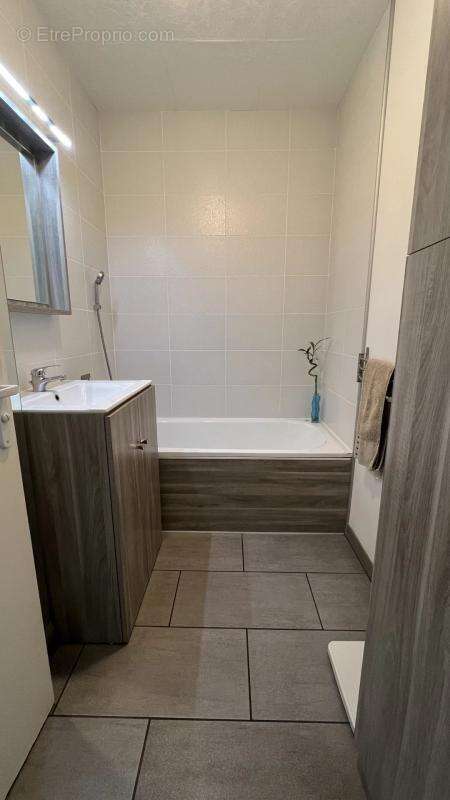 Appartement à LES CLAYES-SOUS-BOIS