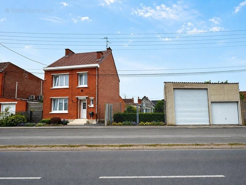 Maison à RACHES