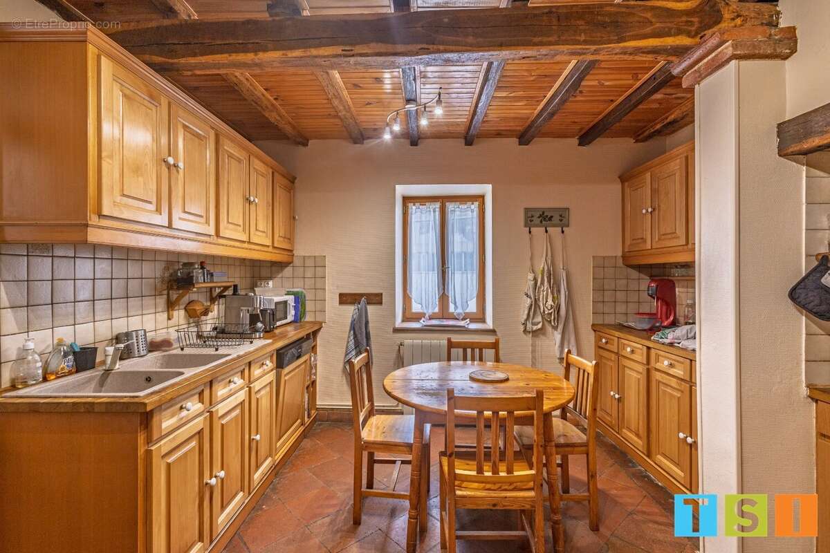 Maison à POUY-DE-TOUGES