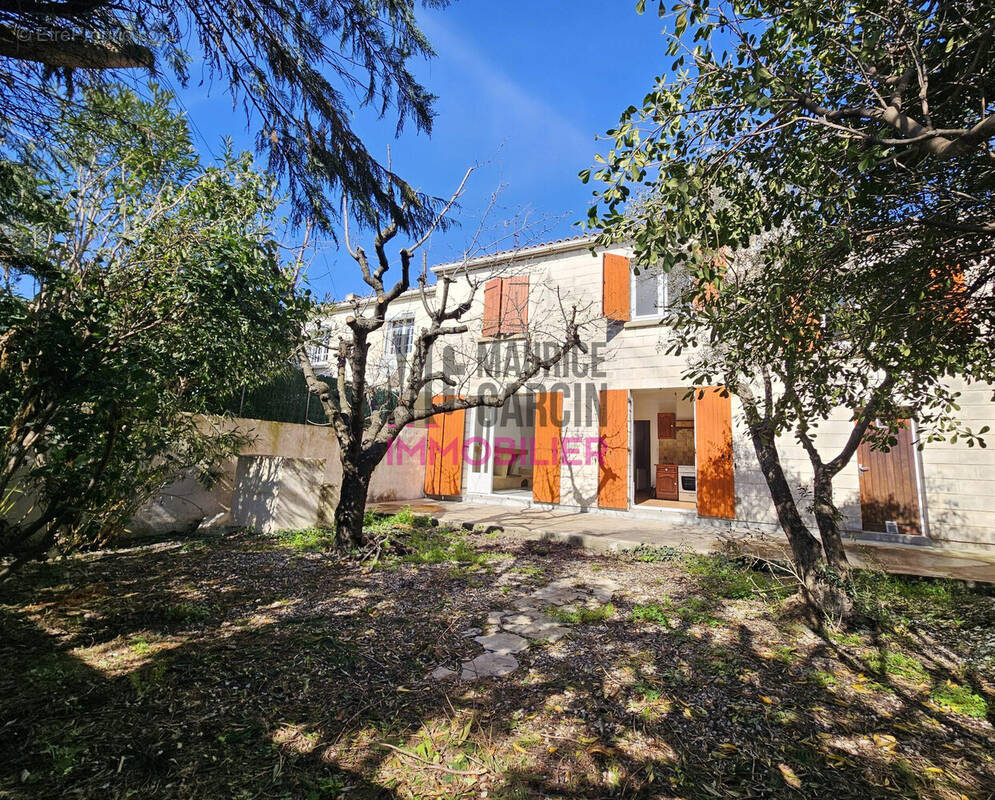 Maison à LE PONTET