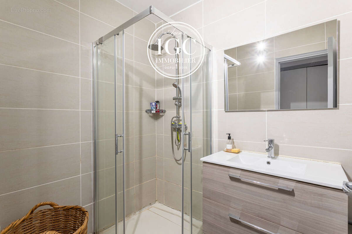 Appartement à CARRY-LE-ROUET