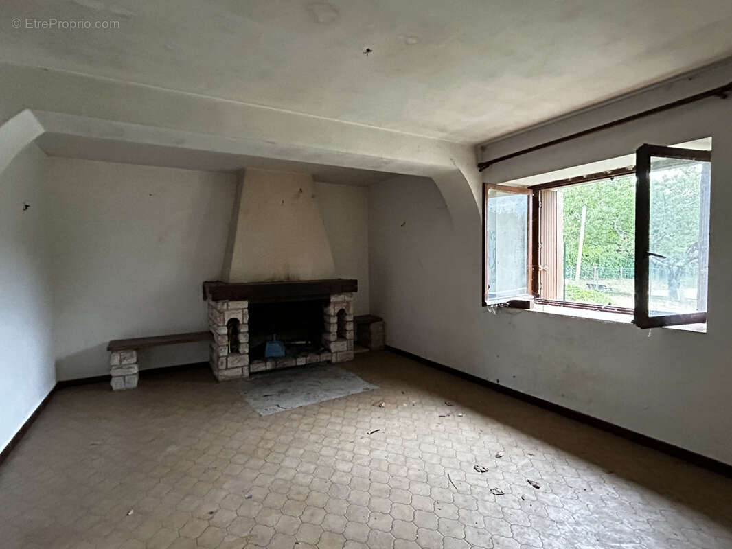 Maison à LABRUGUIERE