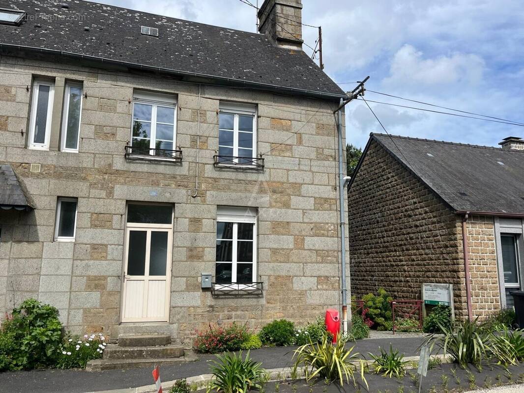 Maison à LOUVIGNE-DU-DESERT