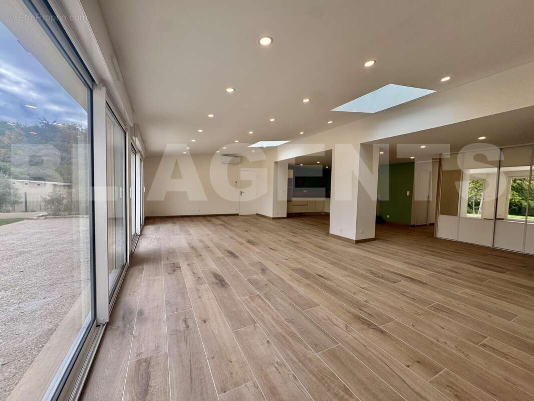 IMG_8942 - Maison à COULOMMIERS