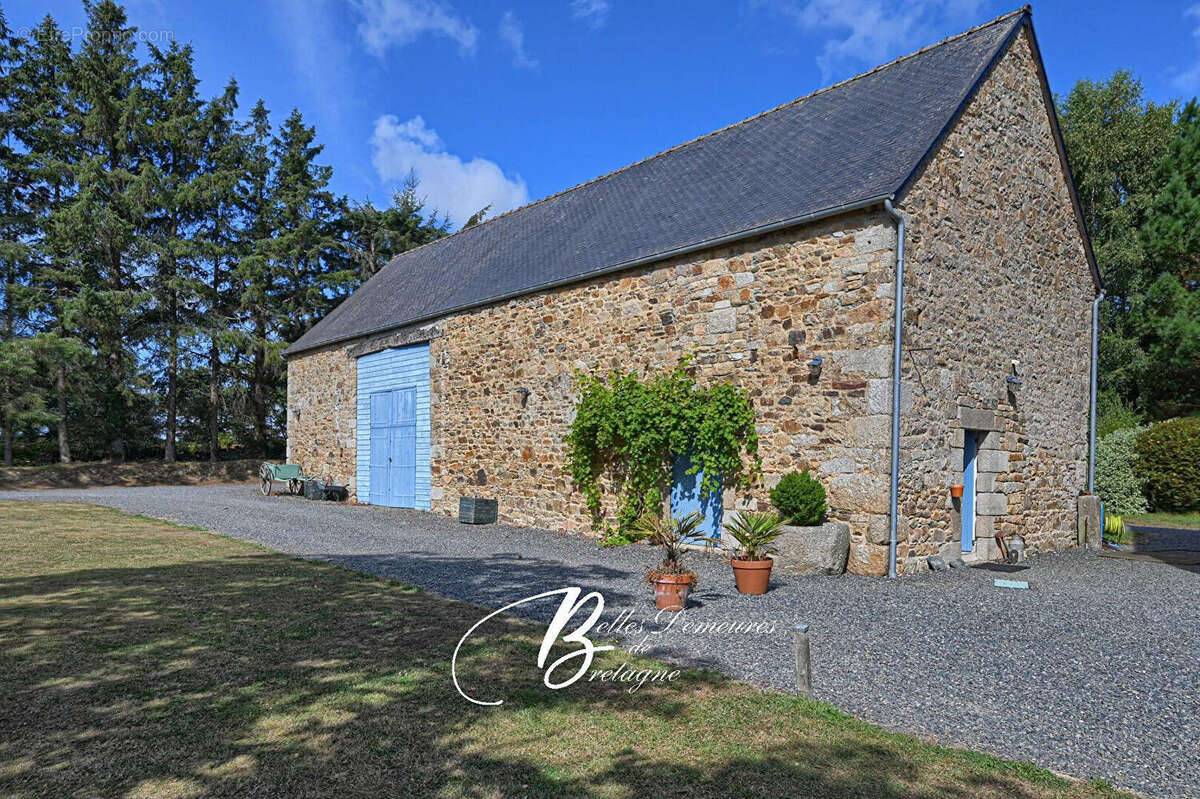 A vendre manoir et ses dépendances sur 1.7 hectare Côtes d'Armor - photo 17