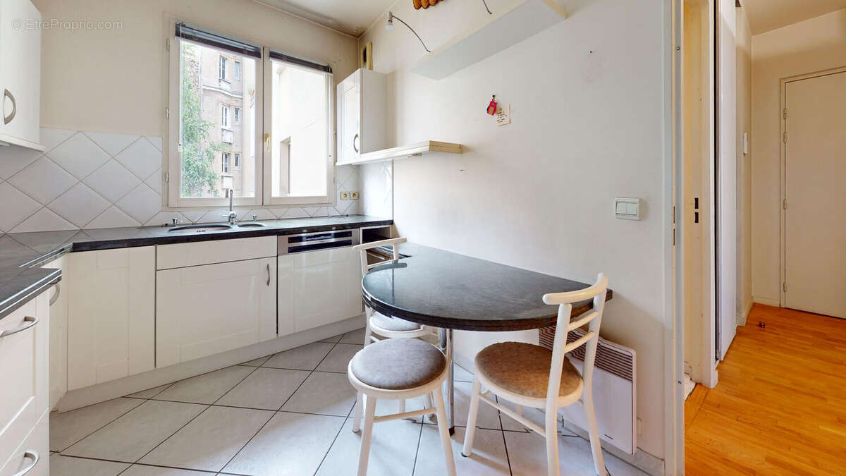 Appartement à PARIS-14E