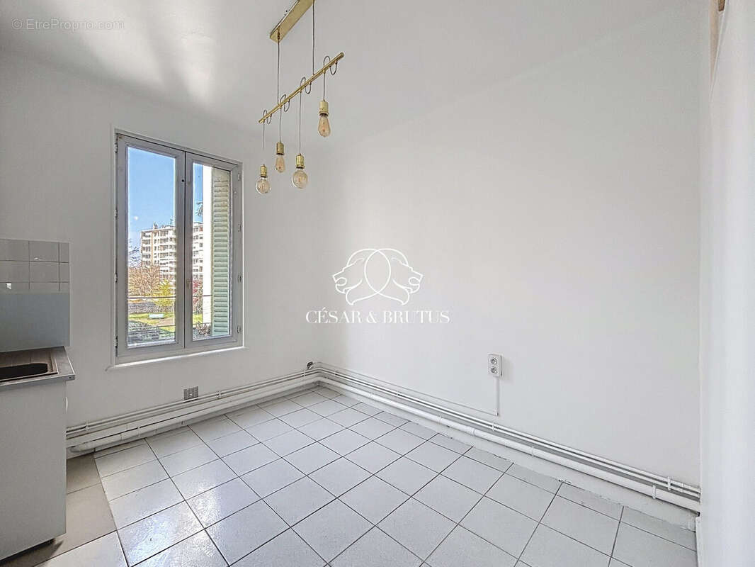 Appartement à LYON-8E