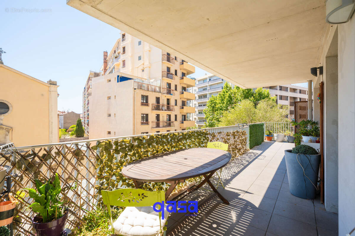 Appartement à MARSEILLE-1E