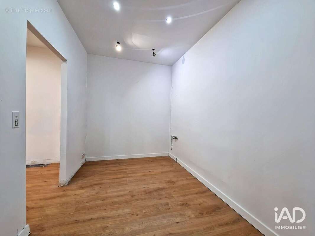 Photo 3 - Commerce à CRECY-LA-CHAPELLE