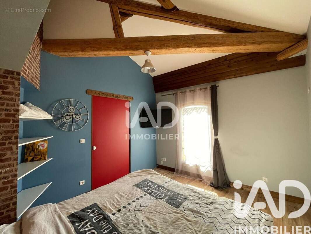 Maison 187 m² à Vallabregues  - photo 7