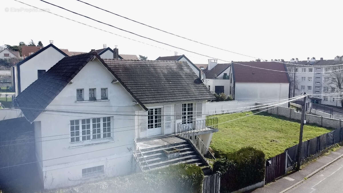Maison à LINAS
