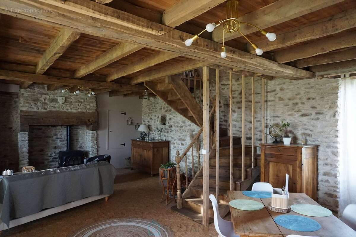 Superbe corps de ferme en pierre niché au coeur du paisible et pittoresque parc naturel du Périgord vert. - photo 16